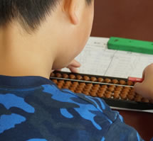 そろばんで脳の活性化